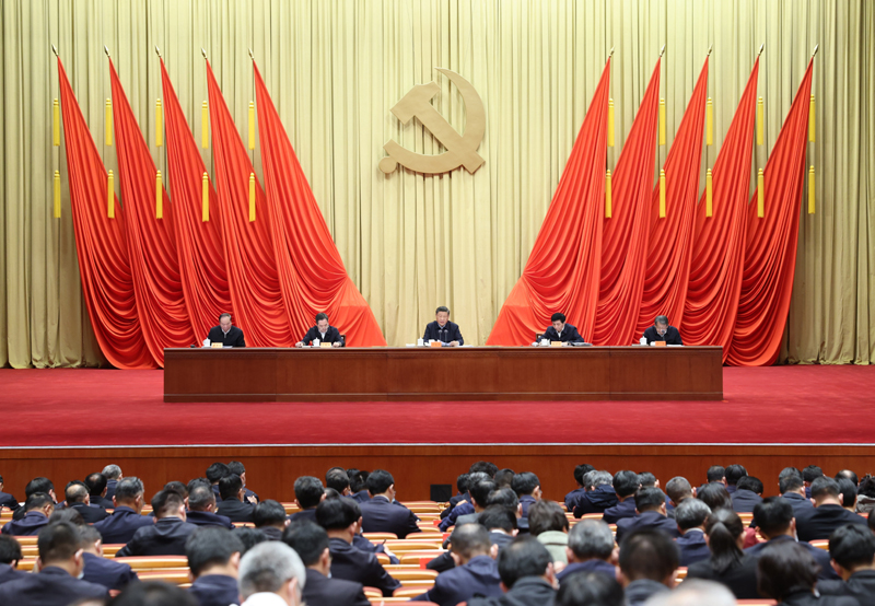 3月1日，2022年春季学期中央党校（国家行政学院）中青年干部培训班在中央党？。中共中央总书记、国家主席、中央军委主席习近平在开班式上揭晓主要讲话。 新华社记者 刘彬 摄